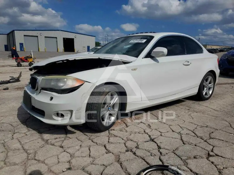 2013 BMW 128 photo