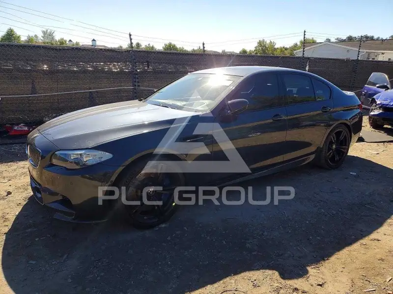 2013 BMW M5 photo