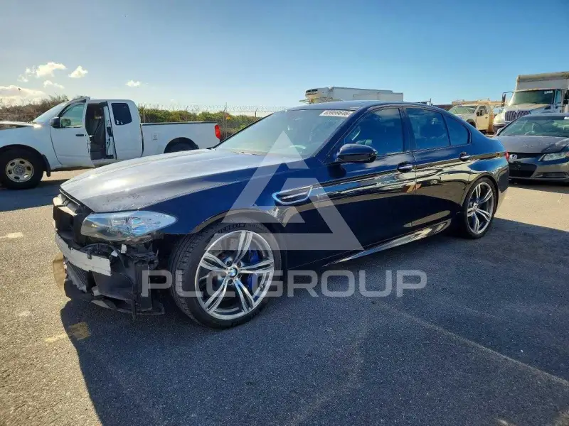 2013 BMW M5 фото