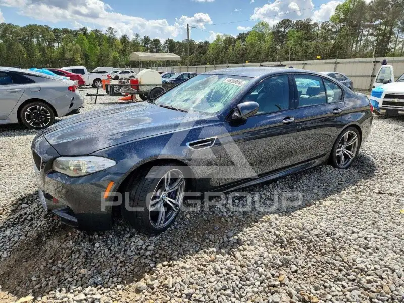 2013 BMW M5 photo