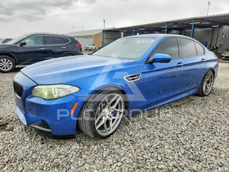 2013 BMW M5 фото