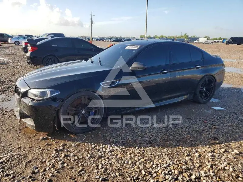 2013 BMW M5 photo