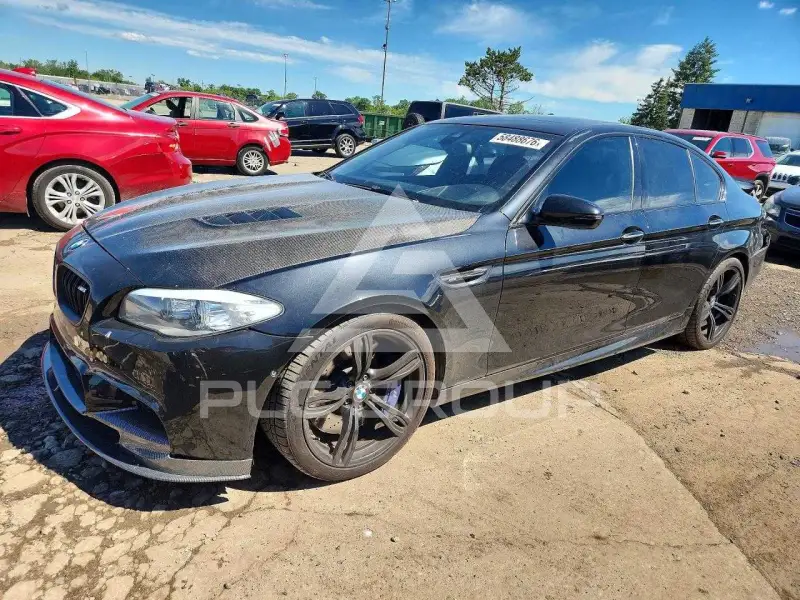 2013 BMW M5 фото