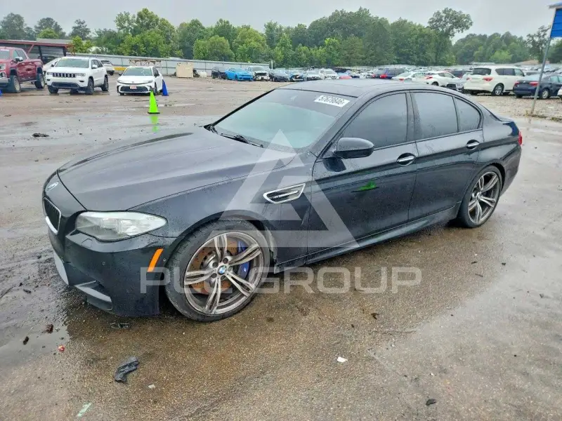 2013 BMW M5 фото