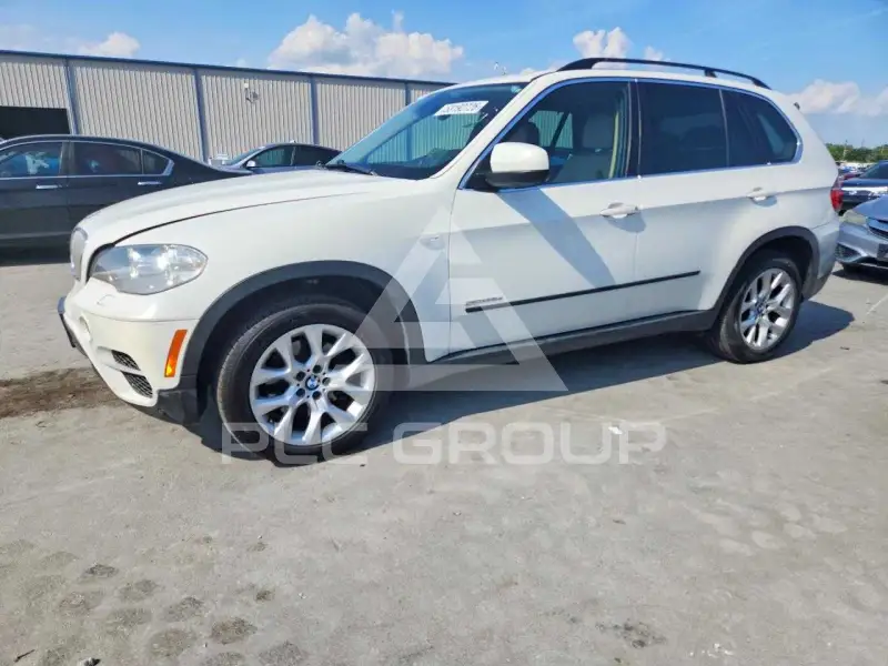 2013 BMW X5 фото