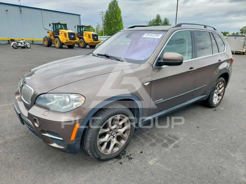 2013 BMW X5 фото