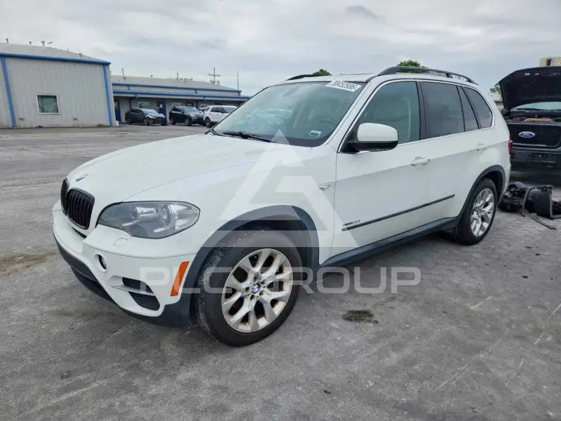 2013 BMW X5 фото