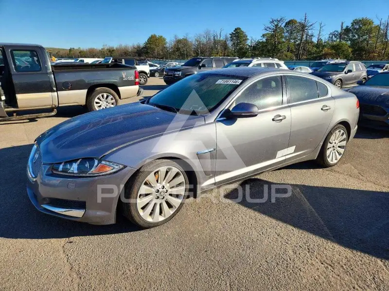 2013 Jaguar XF photo