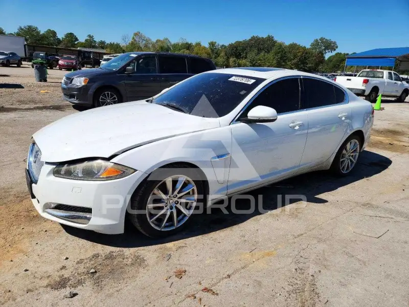 2013 Jaguar XF фото