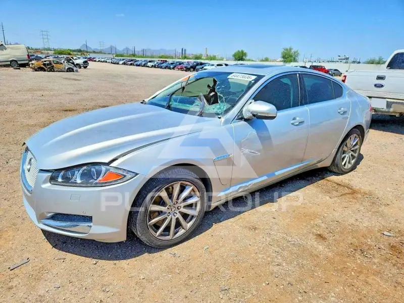2013 Jaguar XF фото