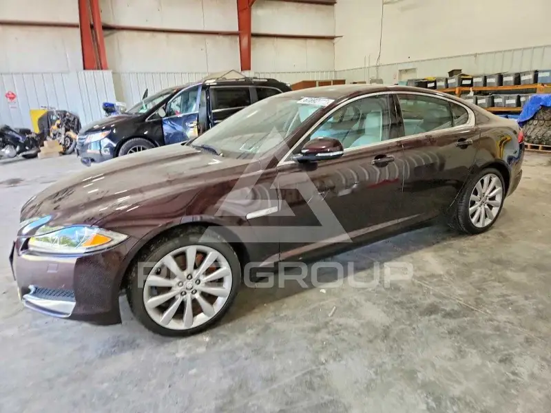 2013 Jaguar XF фото
