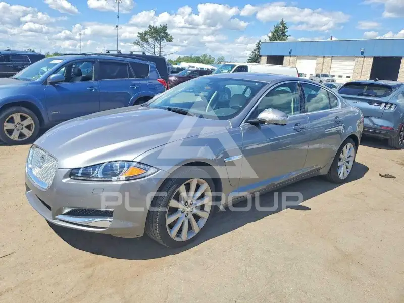 2013 Jaguar XF фото