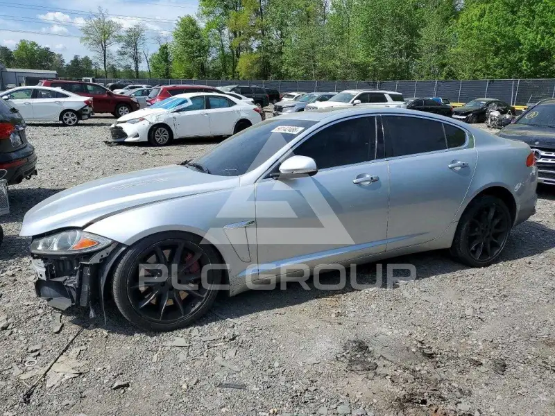 2013 Jaguar XF фото