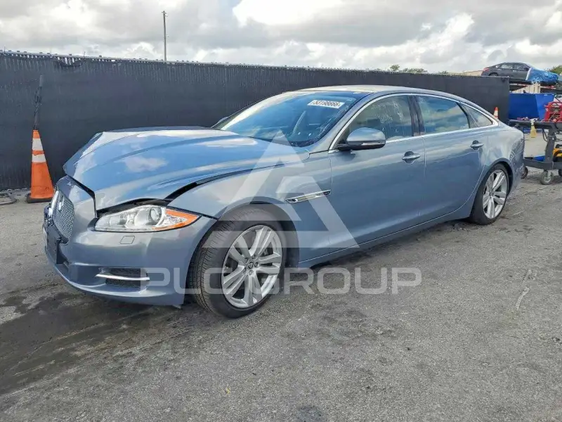 2013 Jaguar XJ photo