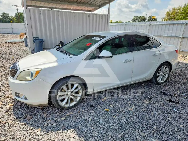 2013 Buick VERANO photo