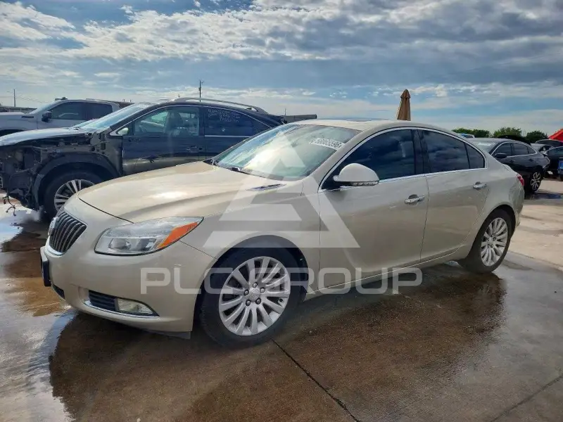 2013 Buick REGAL photo