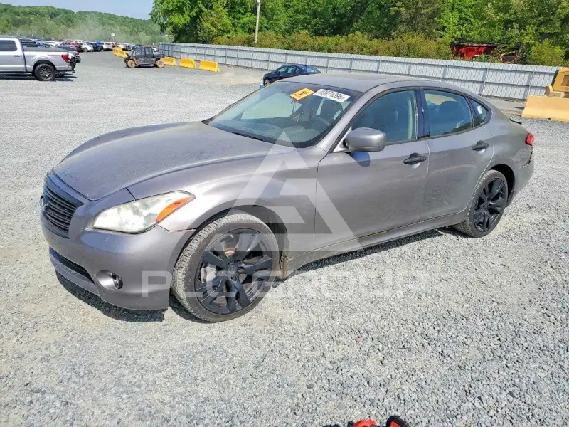 2013 Infinity M37 photo