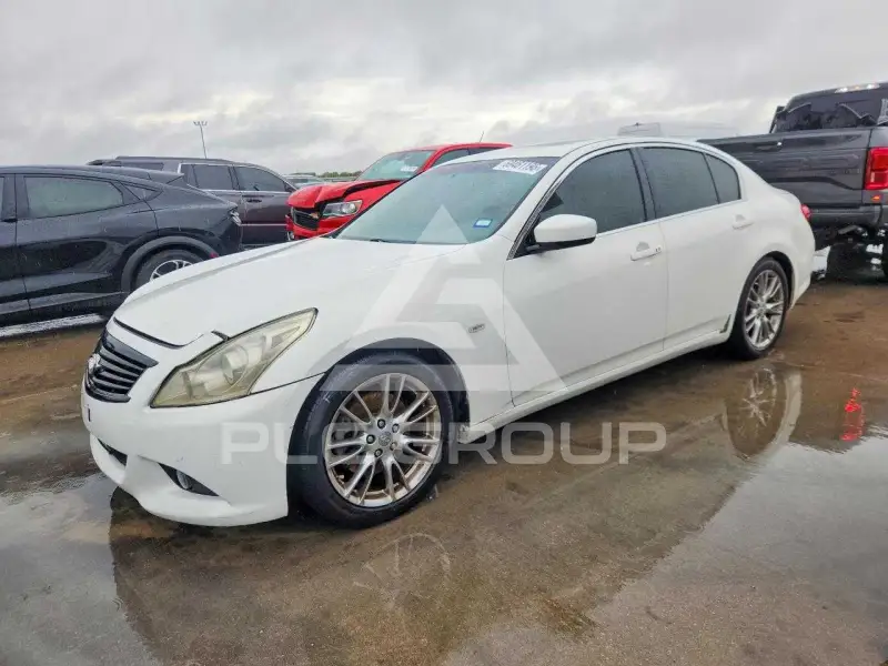 2013 Infinity G37 photo