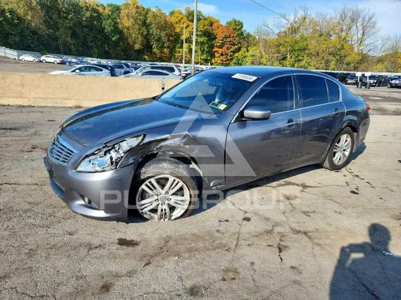 2013 Infinity G37 photo