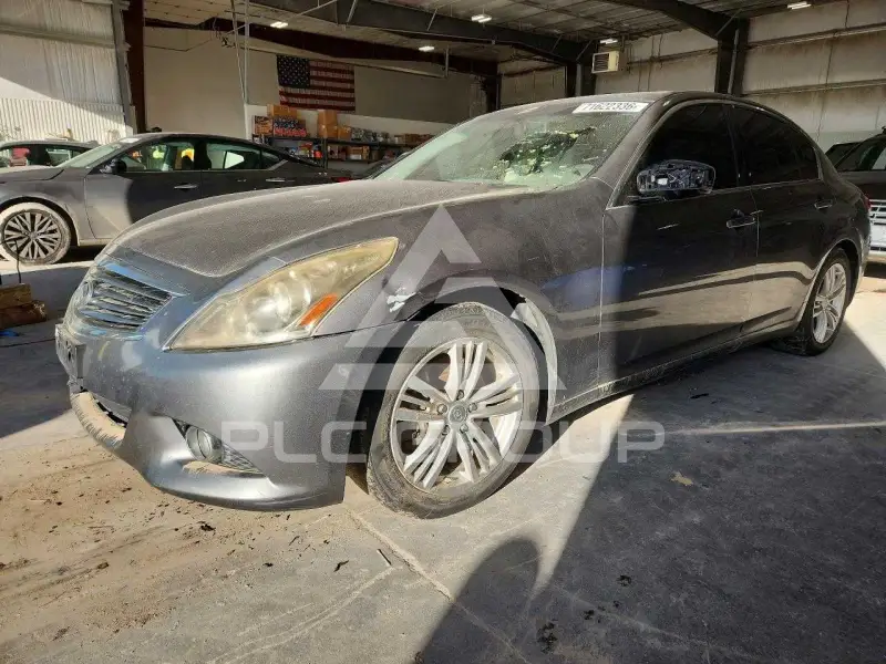 2013 Infinity G37 photo