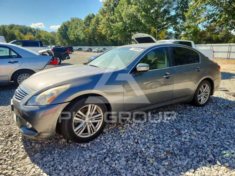 2013 Infinity G37 photo