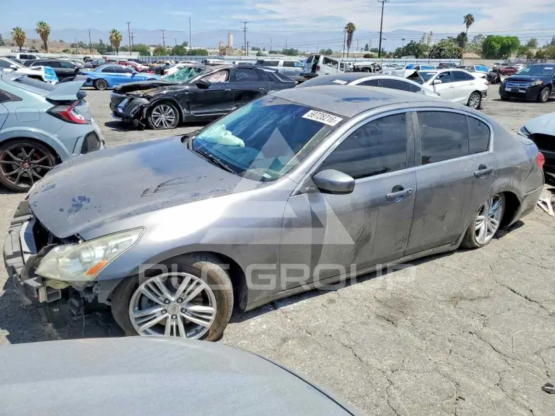 2013 Infinity G37 фото