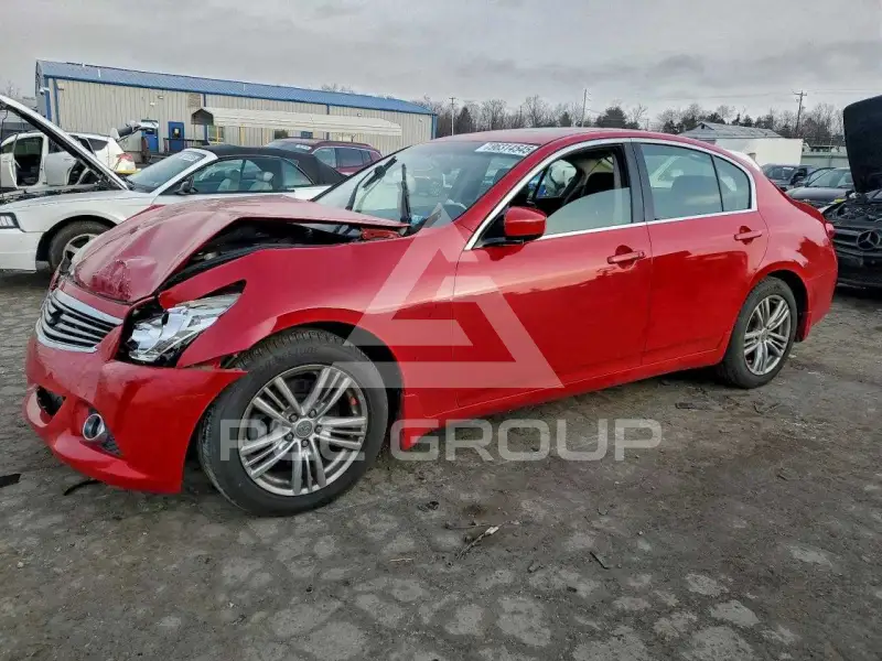 2013 Infinity G37 photo