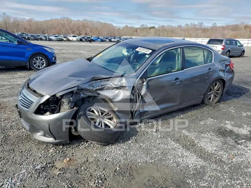 2013 Infinity G37 photo