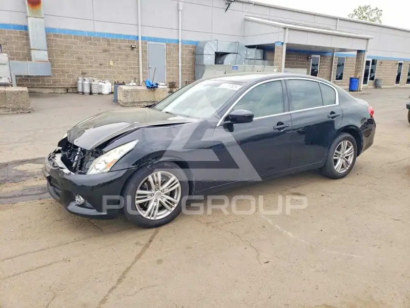 2013 Infinity G37 photo
