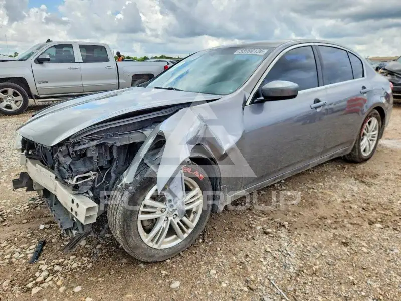 2013 Infinity G37 photo