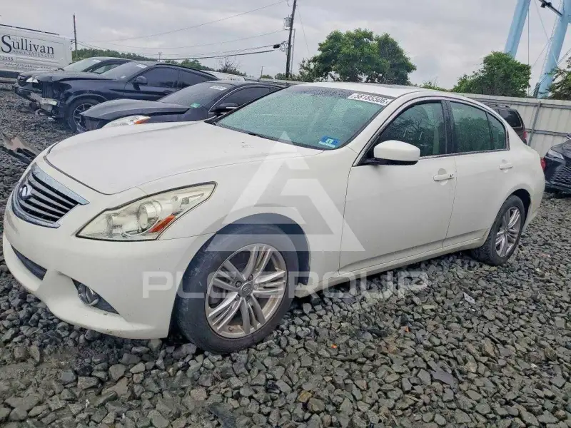 2013 Infinity G37 photo