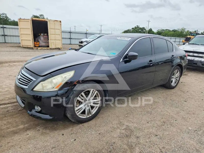 2013 Infinity G37 photo