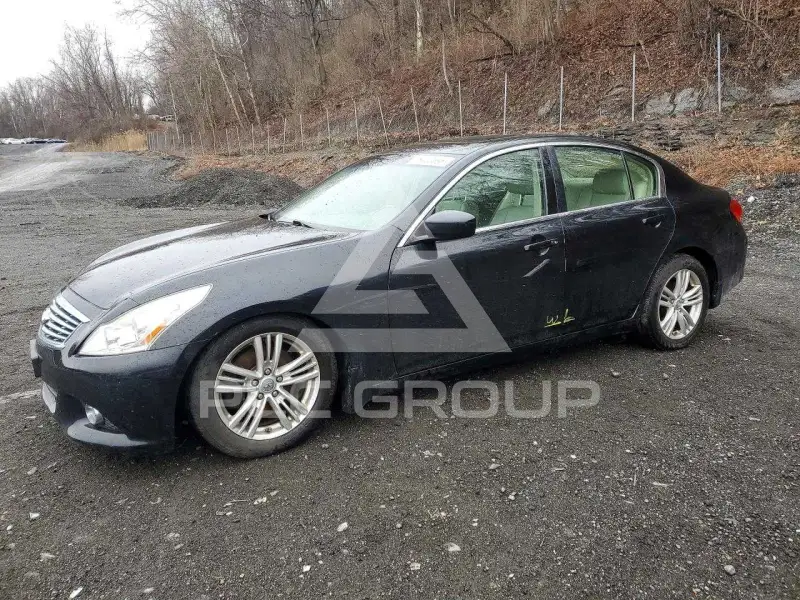 2013 Infinity G37 photo