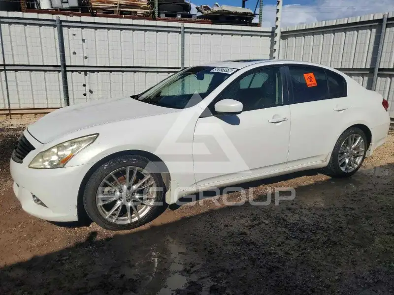 2013 Infinity G35 фото