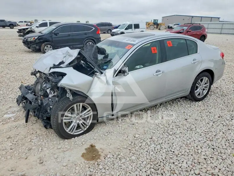 2013 Infinity G37 photo