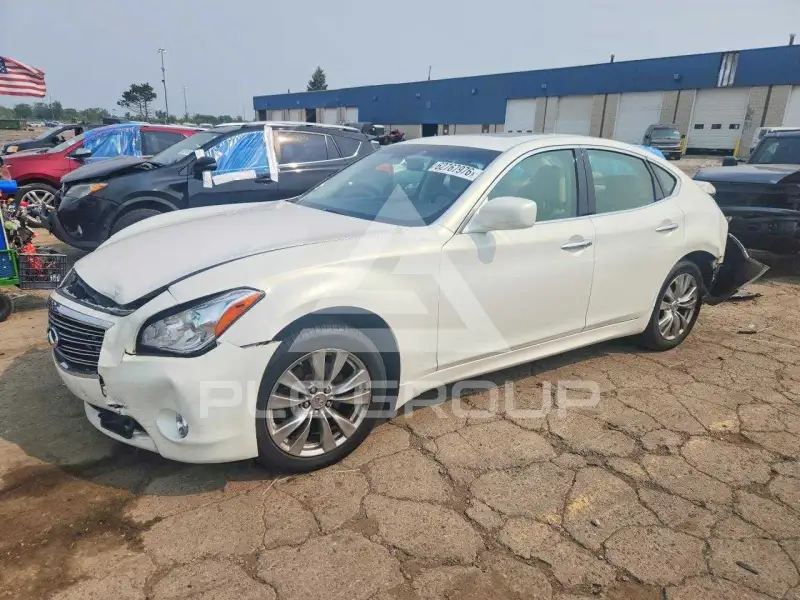 2013 Infinity M37 photo