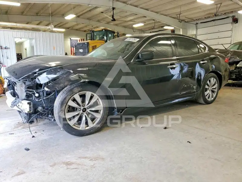 2013 Infinity M37 photo