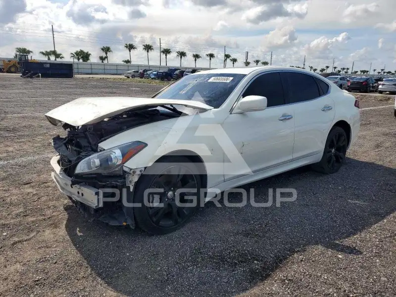 2013 Infinity M37 photo