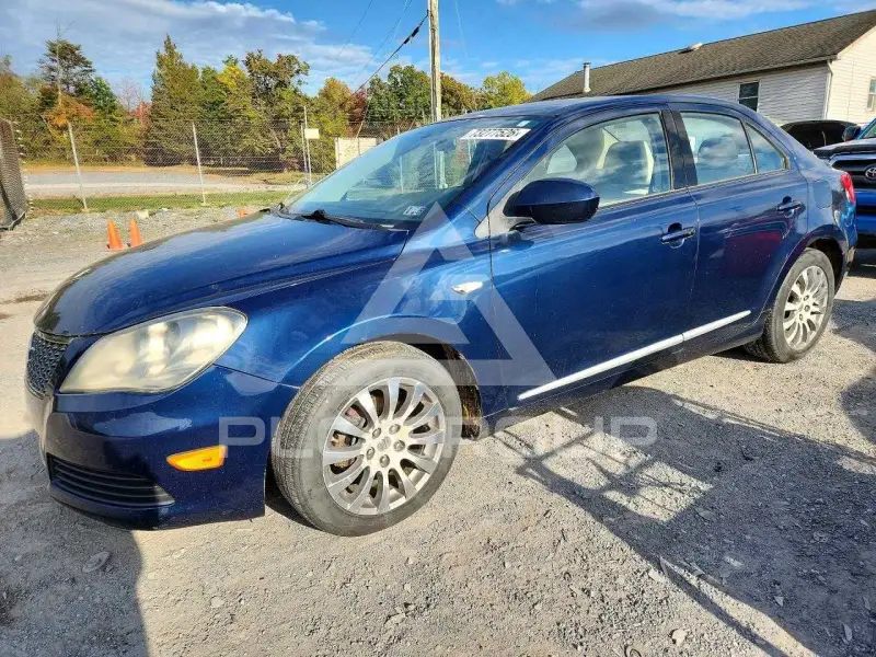 2013 Suzuki KIZASHI фото