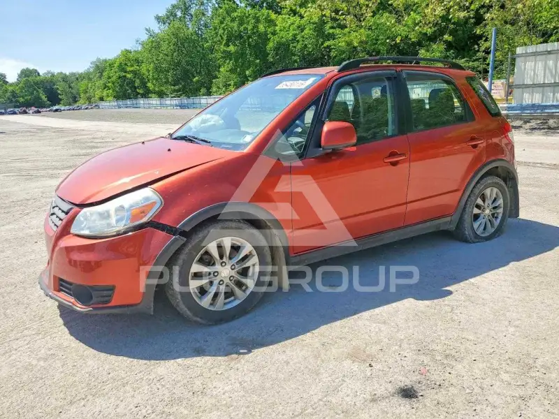2013 Suzuki SX4 photo