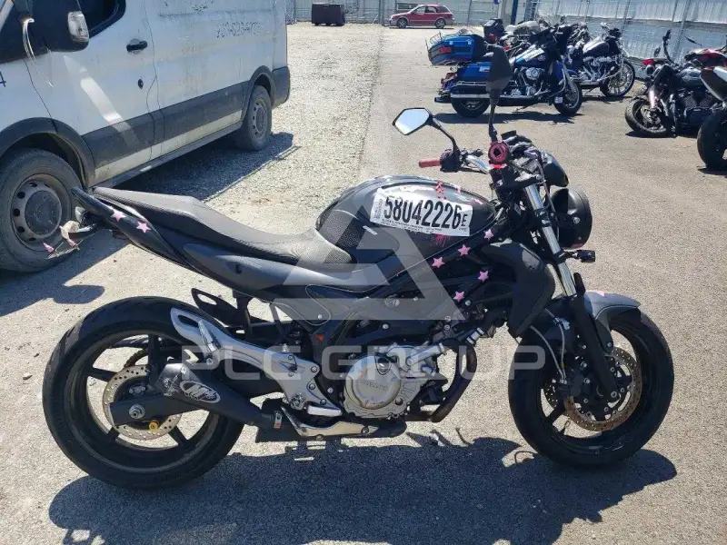 2013 Suzuki SV650 photo