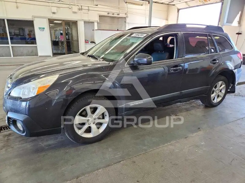 2013 Subaru Outback photo