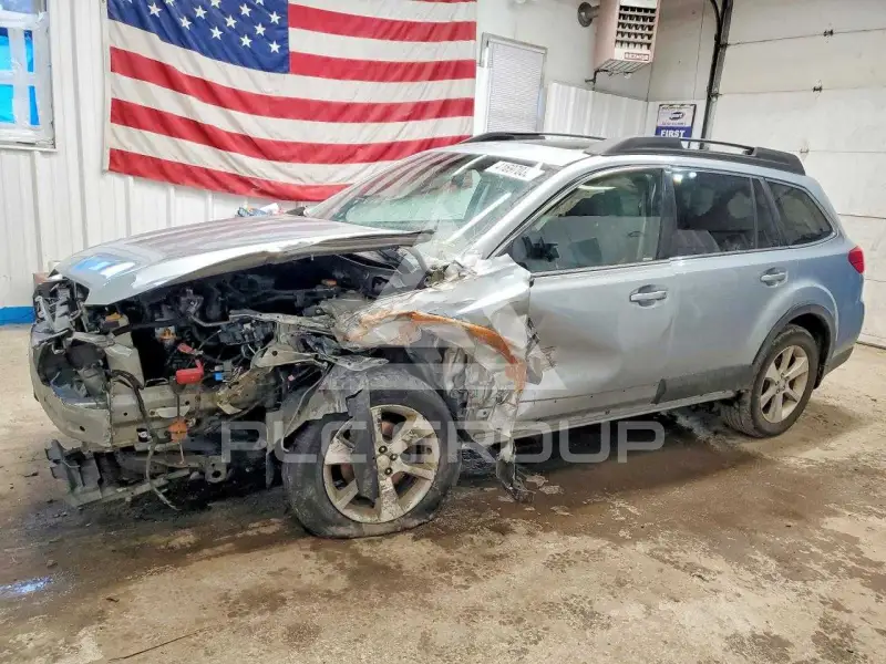 2013 Subaru Outback photo