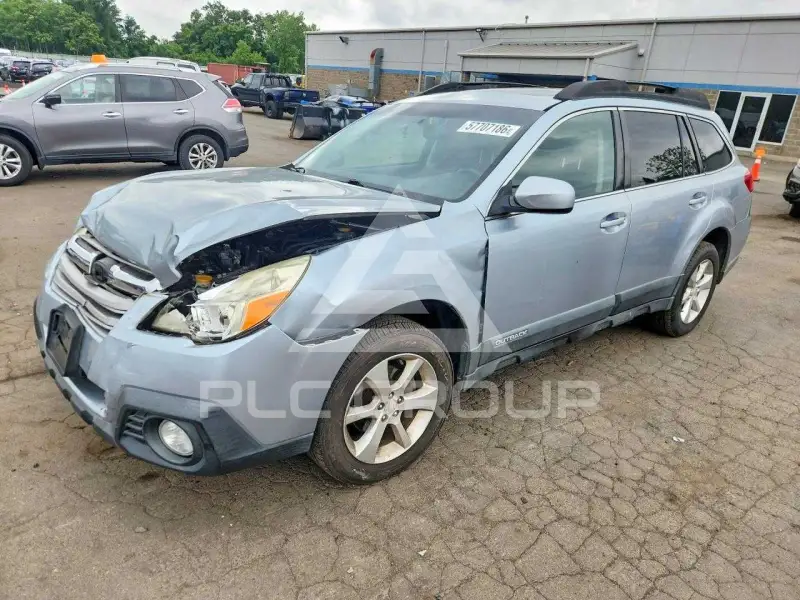 2013 Subaru Outback photo