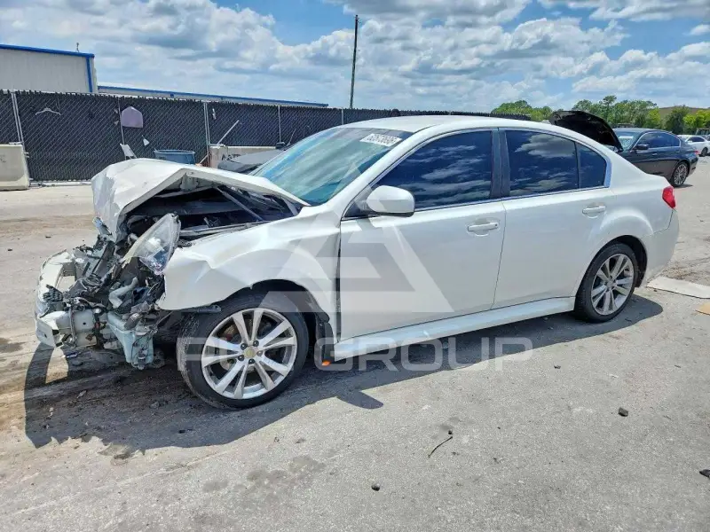 2013 Subaru Legacy фото