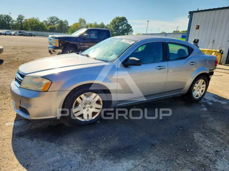 2013 Dodge AVENGER photo