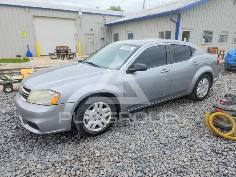 2013 Dodge AVENGER photo