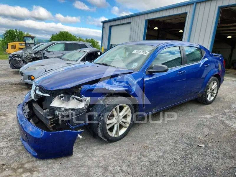 2013 Dodge AVENGER photo