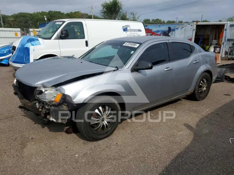 2013 Dodge AVENGER photo