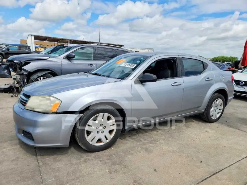 2013 Dodge AVENGER photo
